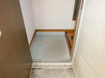 【玄関】 | 鈴蘭ハイツ