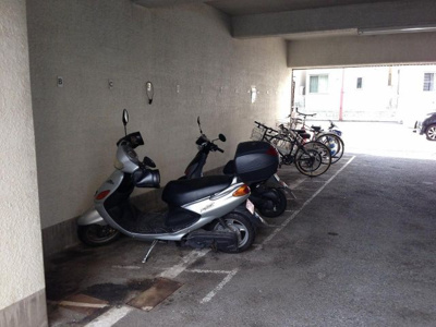【その他共用部分】 | コーラル磯子 | バイク置場