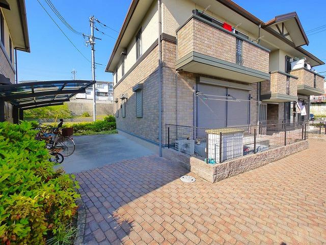 ガーデンパークC棟のエントランス|毎日通るエントランスはこのようになっています