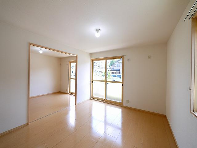 ガーデンパークC棟の居間・リビング|リビングです