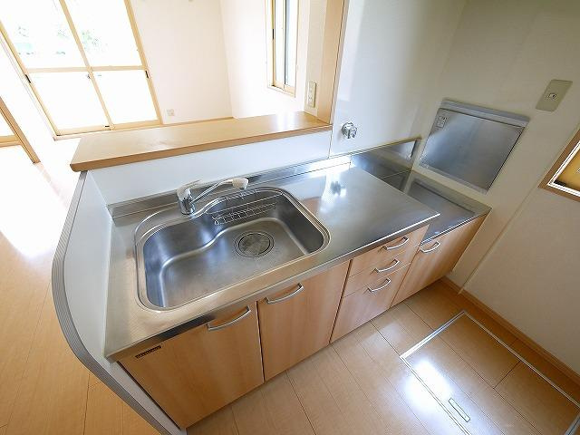 ガーデンパークC棟のキッチン|きれいなキッチンです