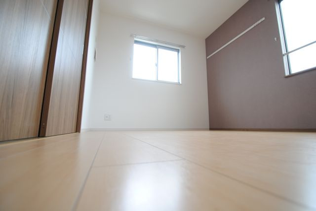 エクセラン朝妻の洋室