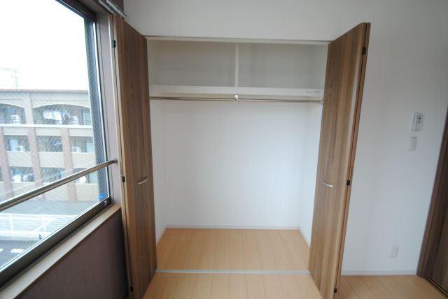 エクセラン朝妻の収納