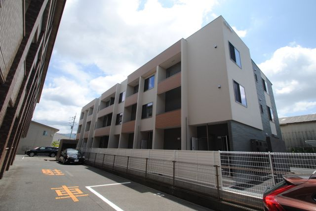 エクセラン朝妻の外観