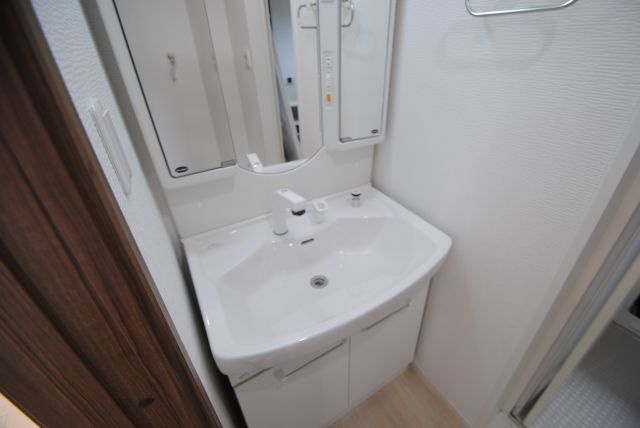 エクセラン朝妻の独立洗面台