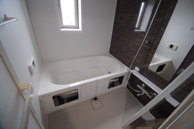 エクセラン朝妻の浴室