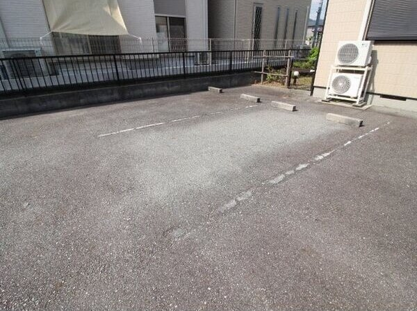 メイプルタウンの駐車場