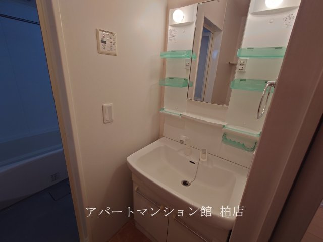 センターフィールドＢの独立洗面台