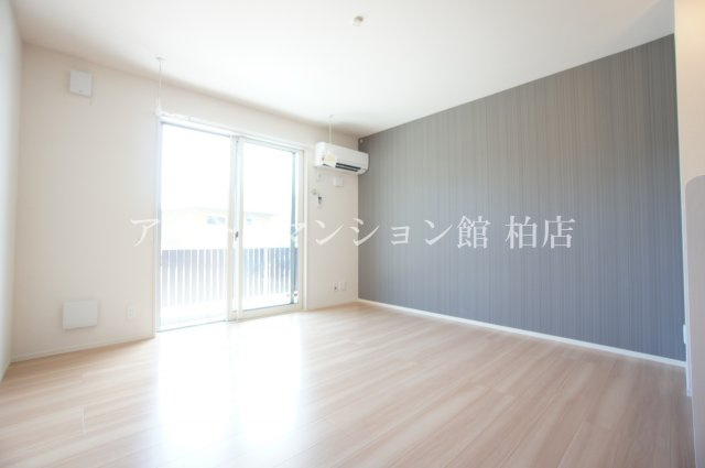 コンフォールコートの居間・リビング