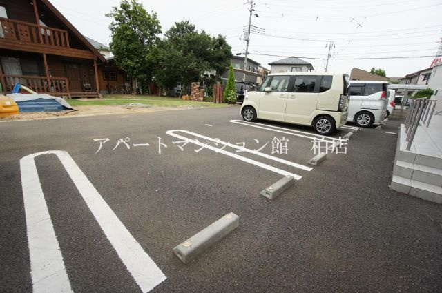 ラフィーユの駐車場