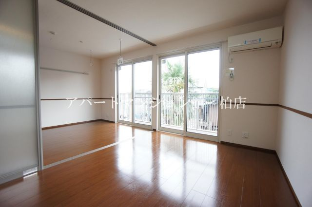 ラフィーユの居間・リビング