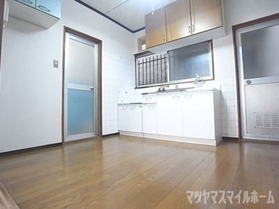 【居間・リビング】 | 灰塚4丁目貸家