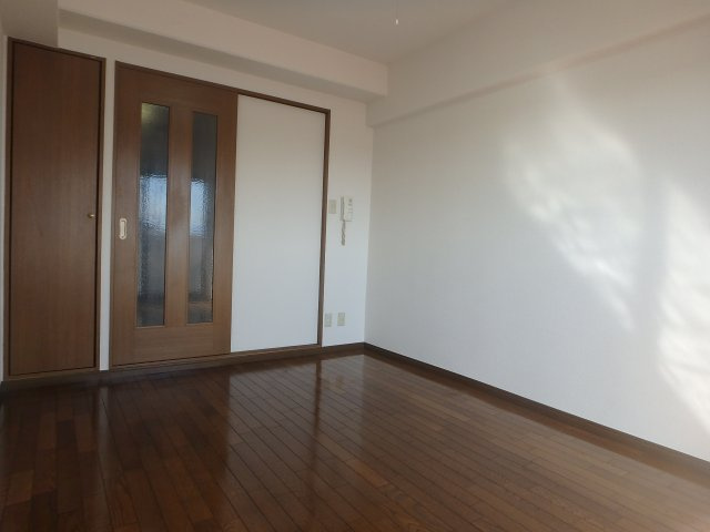 ビクトワール小阪の洋室