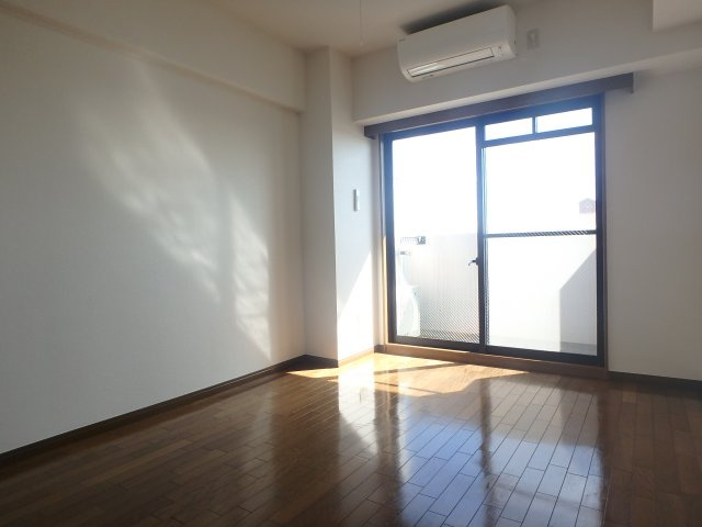 ビクトワール小阪の洋室