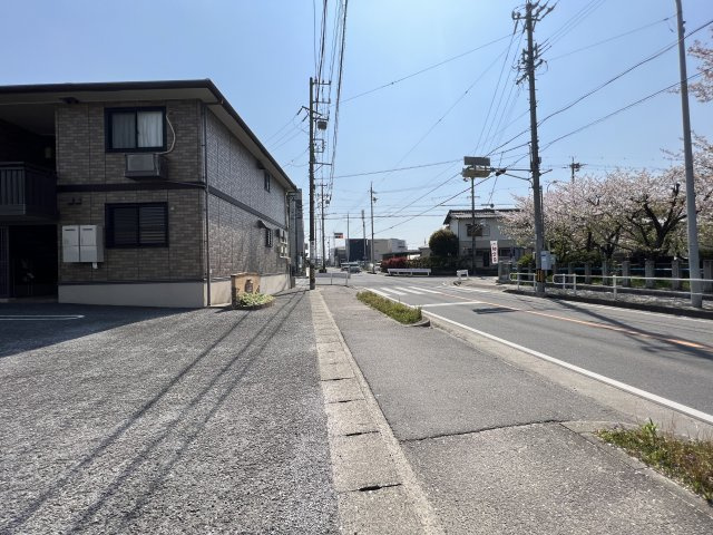 クレールマルシェの周辺|西側接面