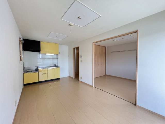 クレールマルシェの居間・リビング|DK9帖