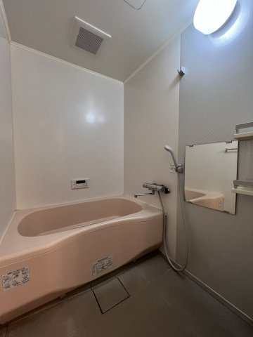 クレールマルシェの浴室|追い焚き機能付き