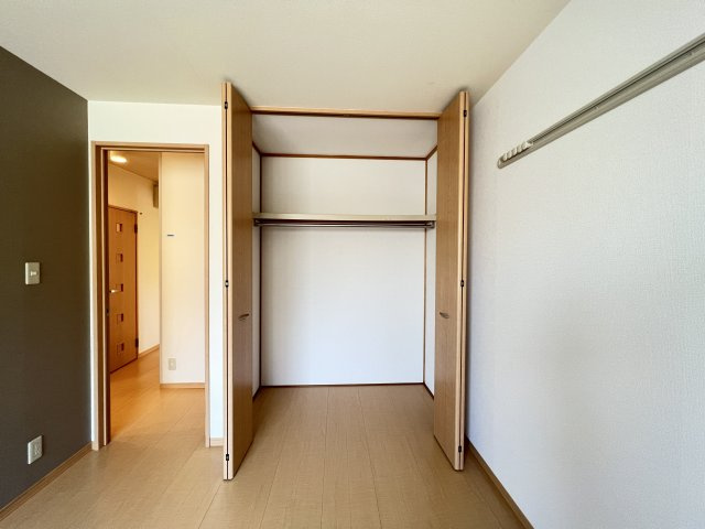 クレールマルシェの洋室|南洋室クローゼット