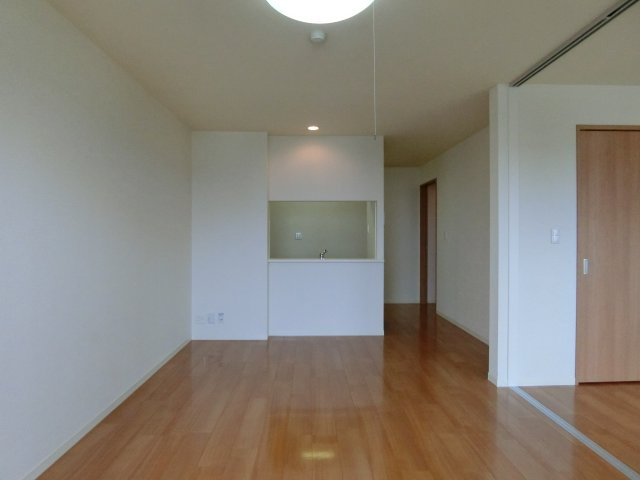 ベルアネスB棟の居間・リビング|308号室の写真