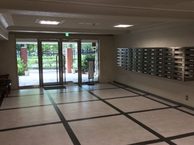 【エントランス】 | 秀和南茨木レジデンス