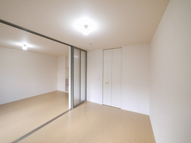 ヴィクトワール（神殿町）の洋室|広々とした洋室です