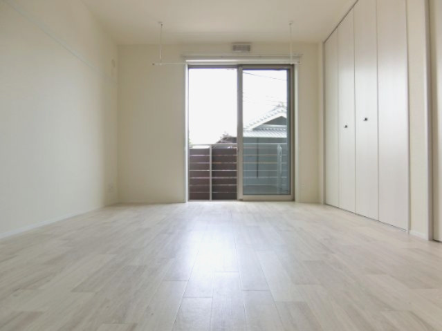 シャロームⅡの居間・リビング