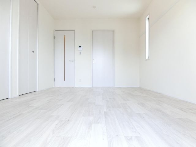 シャロームⅡの居間・リビング