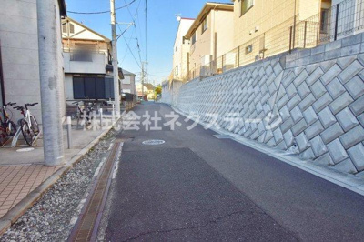 【周辺】 | リブリ・アガイティーラ