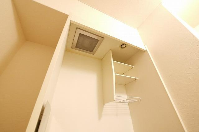 シャトー・ドゥ・クリヨンのキッチン|コンパクトなキッチンで掃除もラクラク