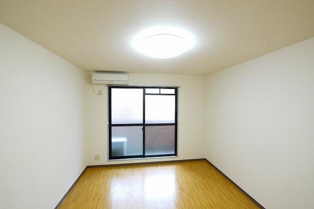 シャトー・ドゥ・クリヨンの洋室|洋室です