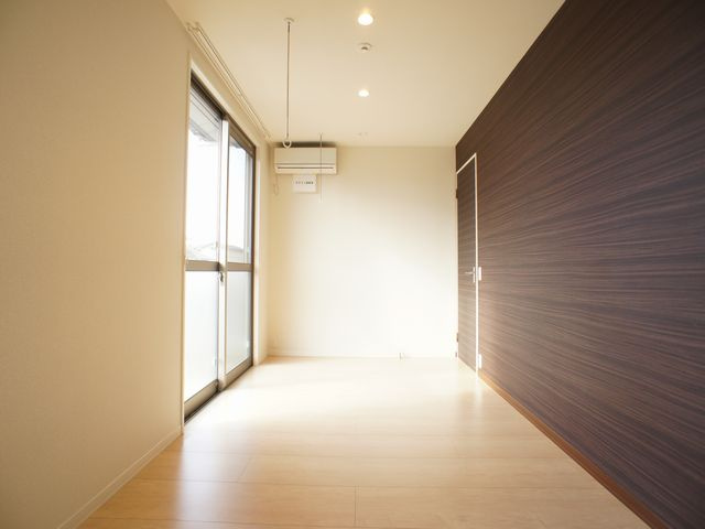 【子供部屋】 | RIZIERE　ANNEX（リジエールアネックス） | 便利な室内物干し付きの南側洋間です♪