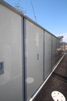 【収納】 | ミルクロス | 天井高シューズボックスあります











専用の外物置です

