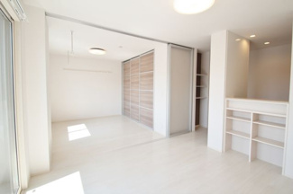 【居間・リビング】 | ミルクロス | 日当たりのよいリビング・一家団欒が楽しめます♪