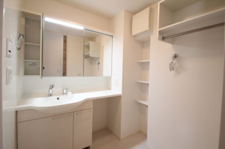 【洗面所】 | ミルクロス | 便利な収納付