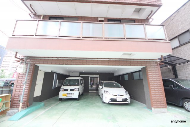 スタシオン梅田イースト　仲介手数料無料の駐車場