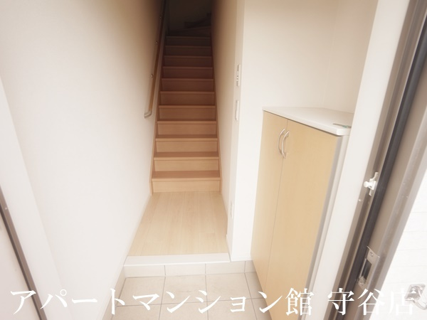 ガーデンシティBの玄関