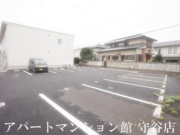 ガーデンシティBの駐車場
