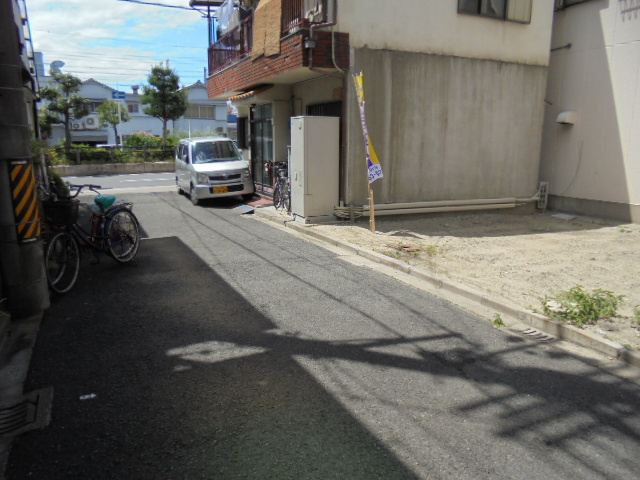 グラッド・タウン横堤５丁目の前面道路含む現地写真