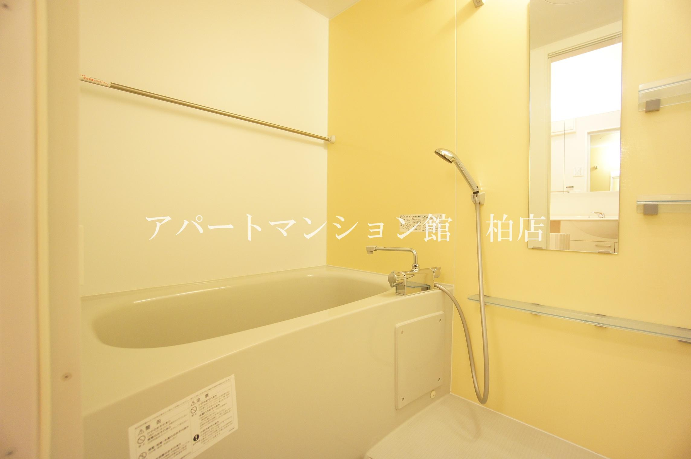 プレジールヤストシの浴室
