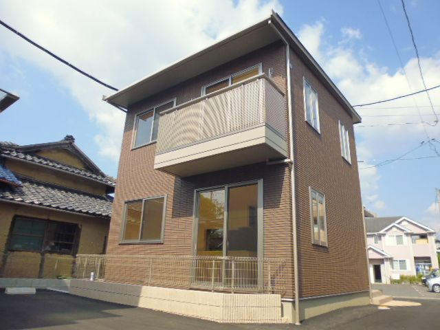 キャトル・クラルテDの外観