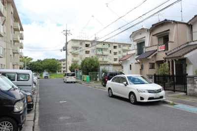 【前面道路含む現地写真】 | 大津市本堅田一丁目2-29　戸建て | 物件前面道路別方向