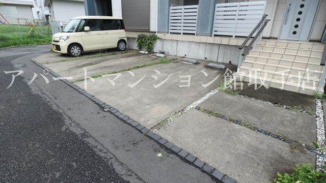 藤岡邸の駐車場