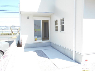 【駐車場】 | 岩槻区　大字上野　全2棟　1号棟 らすと1棟　南欧風住宅 | 2390から2290に価格変更です。この機会に是非。内覧平日も可能。お迎えもうかがいます。