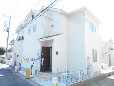 【外観】 | 岩槻区　大字上野　全2棟　1号棟 らすと1棟　南欧風住宅 | 2390から2290に価格変更です。この機会に是非。内覧平日も可能。お迎えもうかがいます。