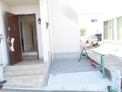 【駐車場】 | 岩槻区　大字上野　全2棟　1号棟 らすと1棟　南欧風住宅 | 2390から2290に価格変更です。この機会に是非。内覧平日も可能。お迎えもうかがいます。
