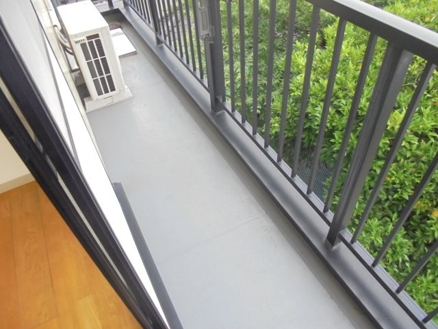 山崎ビルのバルコニー