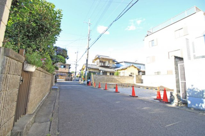 【前面道路含む現地写真】 | 伏見区羽束師鴨川町　新築戸建