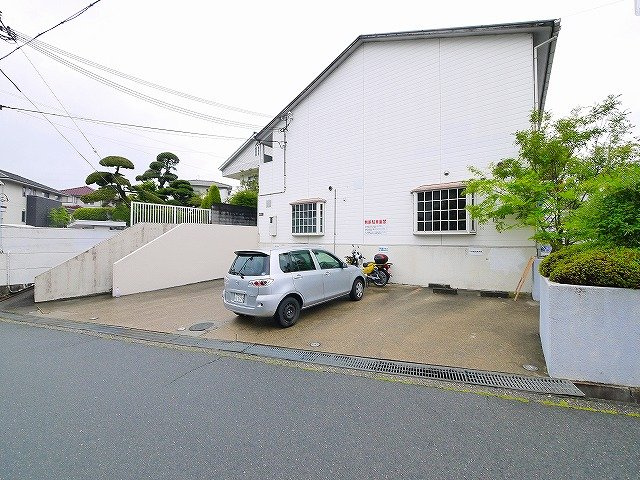 プラザ藤の木の駐車場