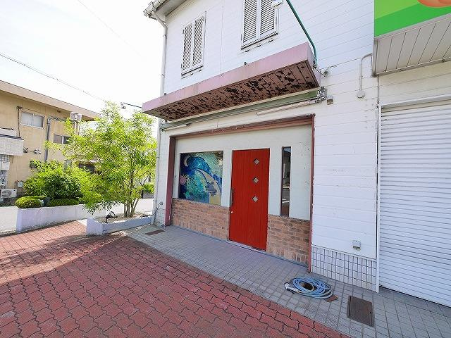 プラザ藤の木の玄関