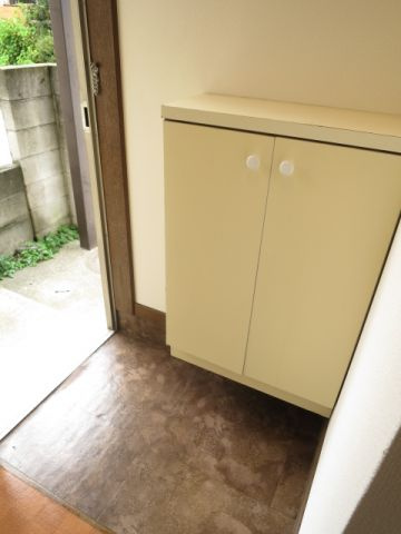 サンテラス石山の玄関|下駄箱